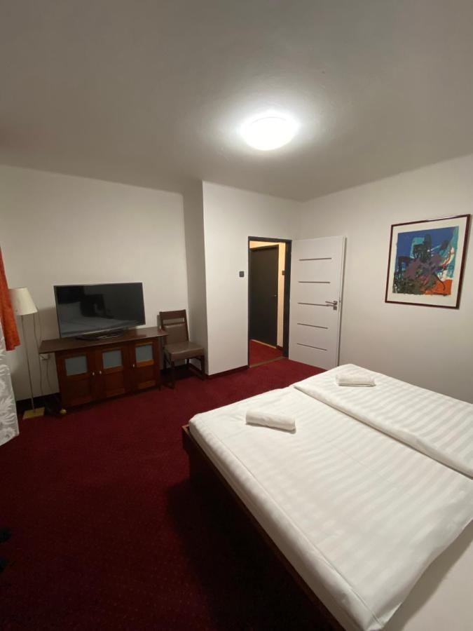 Hotel Houstka Brandys nad Labem-Stara Boleslav Exterior photo
