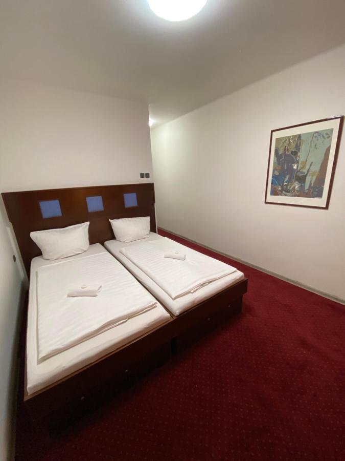 Hotel Houstka Brandys nad Labem-Stara Boleslav Exterior photo